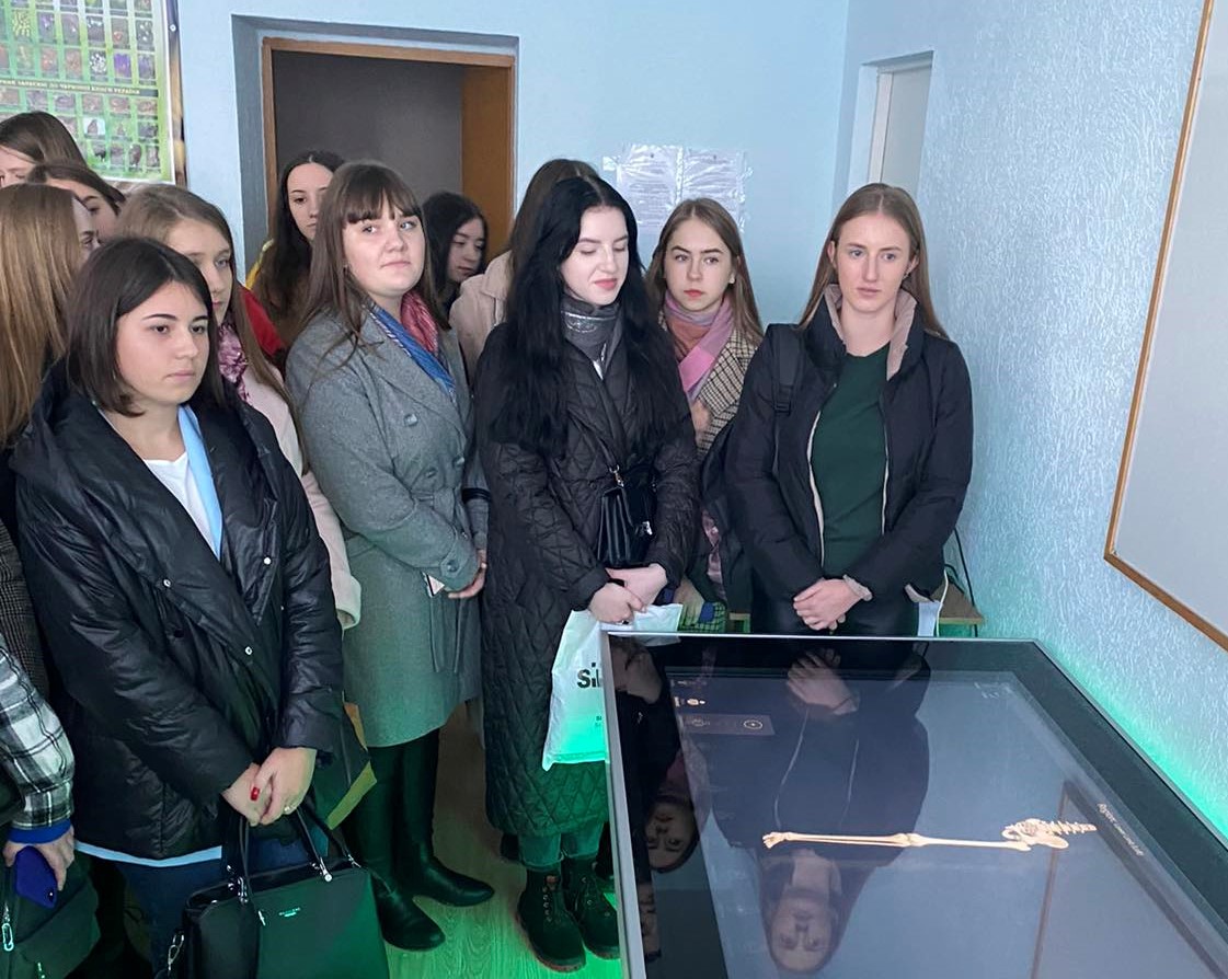 Студенти ознайомлюються з матеріально-технічною базою